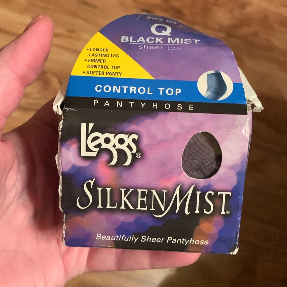 NEW Lโeggs Silken Mist black mist control top sheer toe pantyhose Queen size
